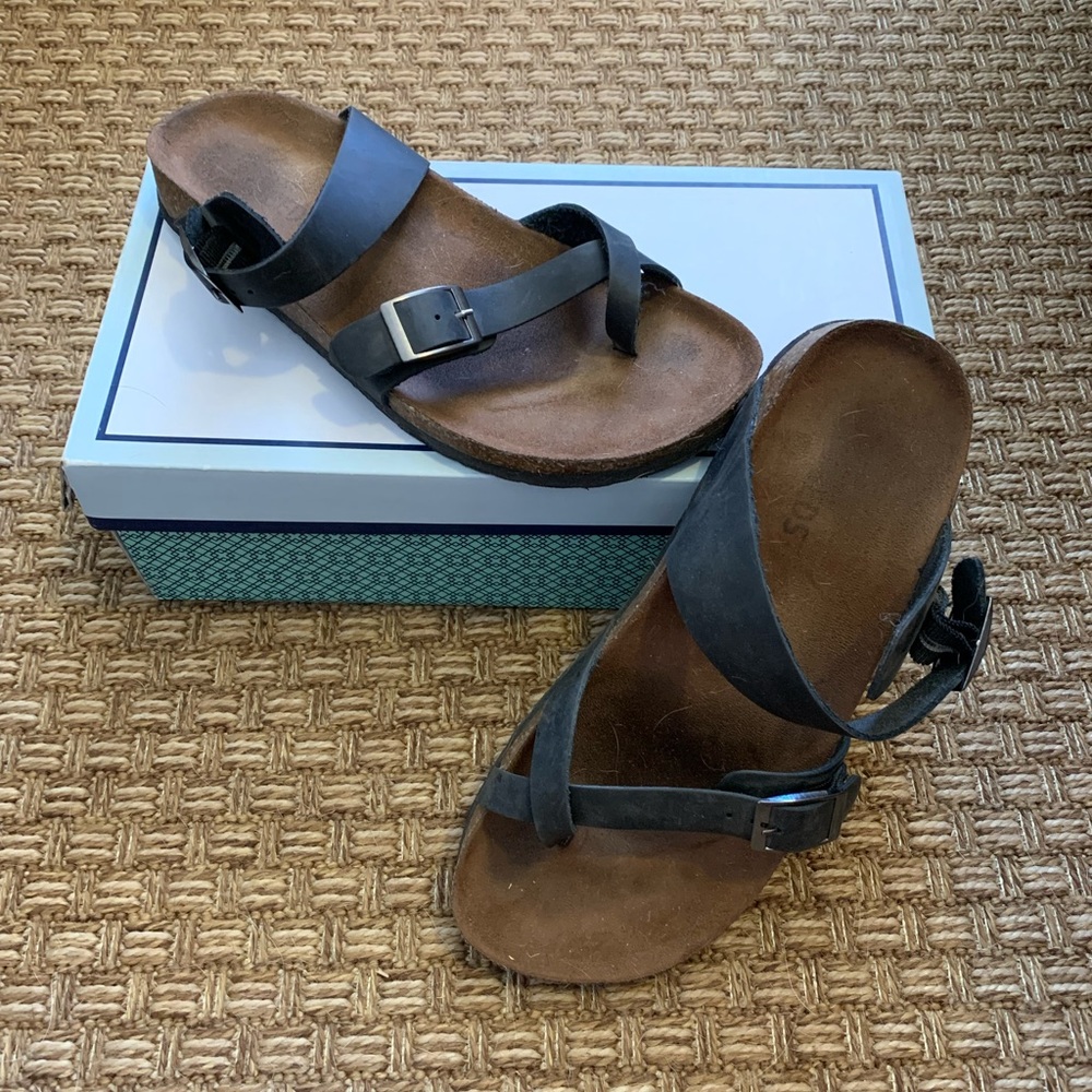 Strappy Faux Birkenstocks, Wmn’s Sz. 9